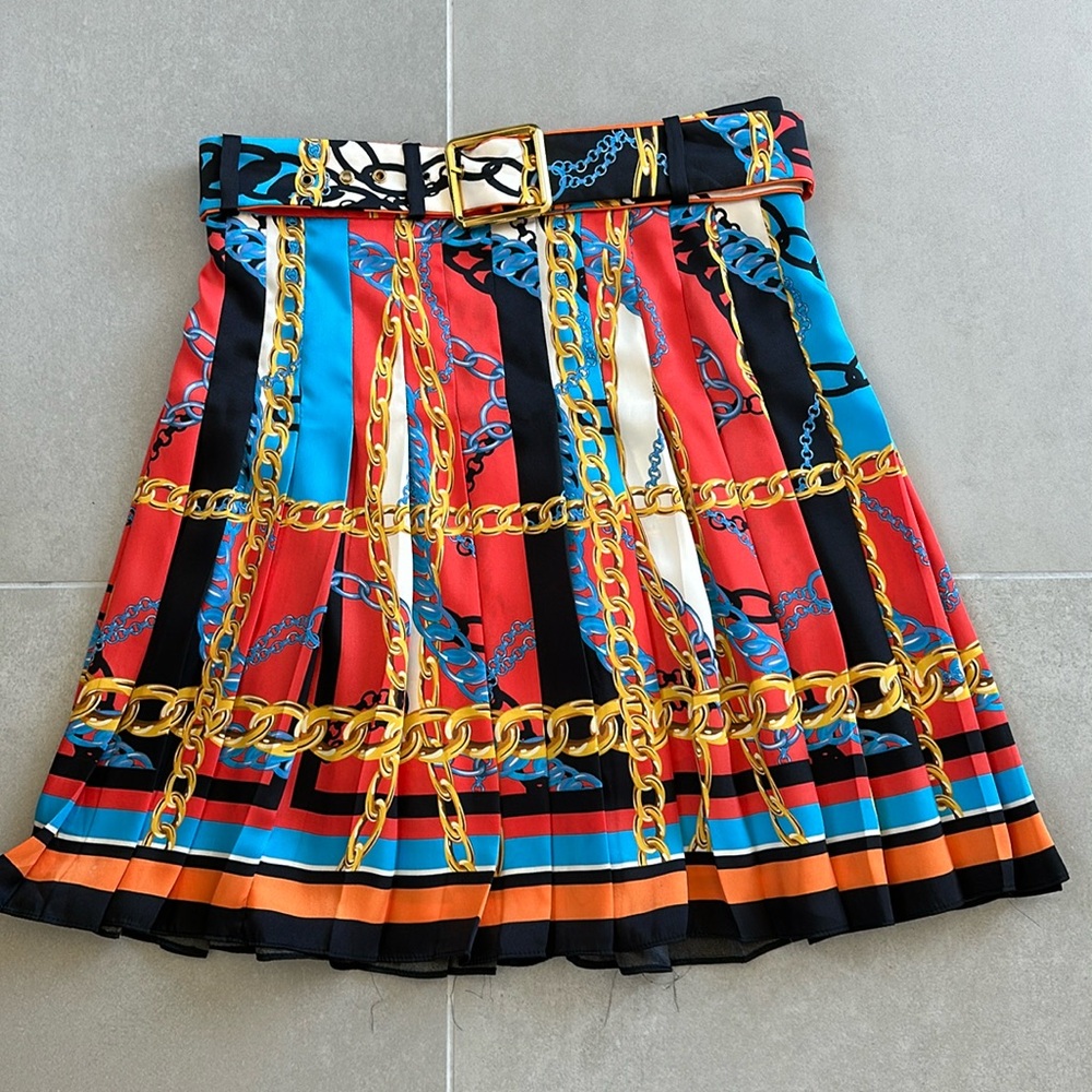 Zara pleated pattern skirt with belt Size Medium